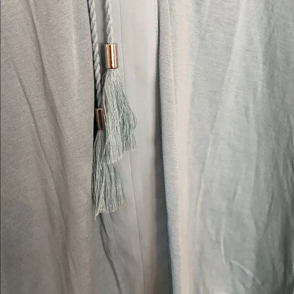 New White House Black Market V-Neck Sleeveless Top - Picture 6 of 7